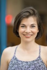 LAURE TDLC - PROFESSEURE DE YOGA - MAKE ME YOGA