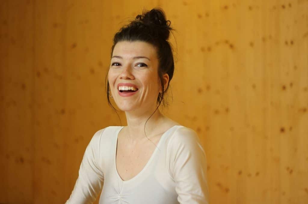 Oriane est heureuse. Elle a reçu une carte cadeau MMY !